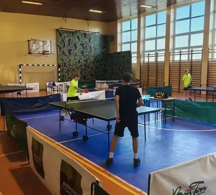 Sukces tenisistów stołowych z Chełma – awans na zawody rejonowe