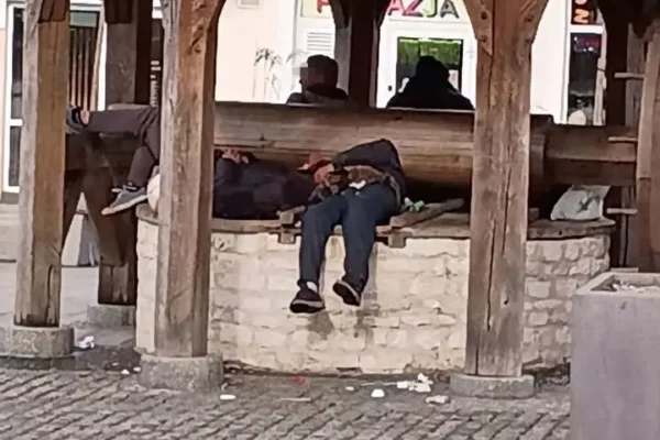 Mieszkańcy Chełma alarmują: zabytek zamienił się w miejsce libacji?