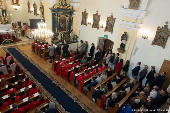 Bierzmowanie w Sawinie: uczniowie klas 7 i 8 przyjęli sakrament