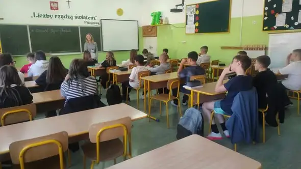Uczniowie z gminy Sawin uczyli się, jak dbać o kręgosłup – spotkanie z sanepidem