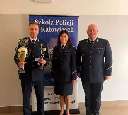 Podkomisarz Paweł Burda z lubelskiego garnizonu najlepszy w analizie dokumentacji na „Dzielnicowym Roku”