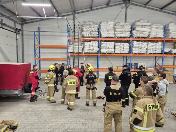 Strażacy ochotnicy z powiatu chełmińskiego doskonalili ratownictwo wysokościowe