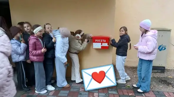 Uczniowie z Sawina wysłali jesienne pocztówki do bliskich