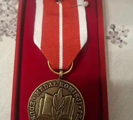 Nauczycielki z chełmskiej „Ósemki” z medalami Komisji Edukacji Narodowej